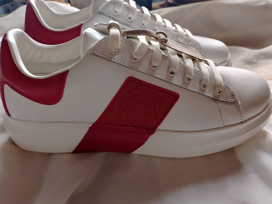 Nowe oryginalne buty Guessa z lwem  męskie