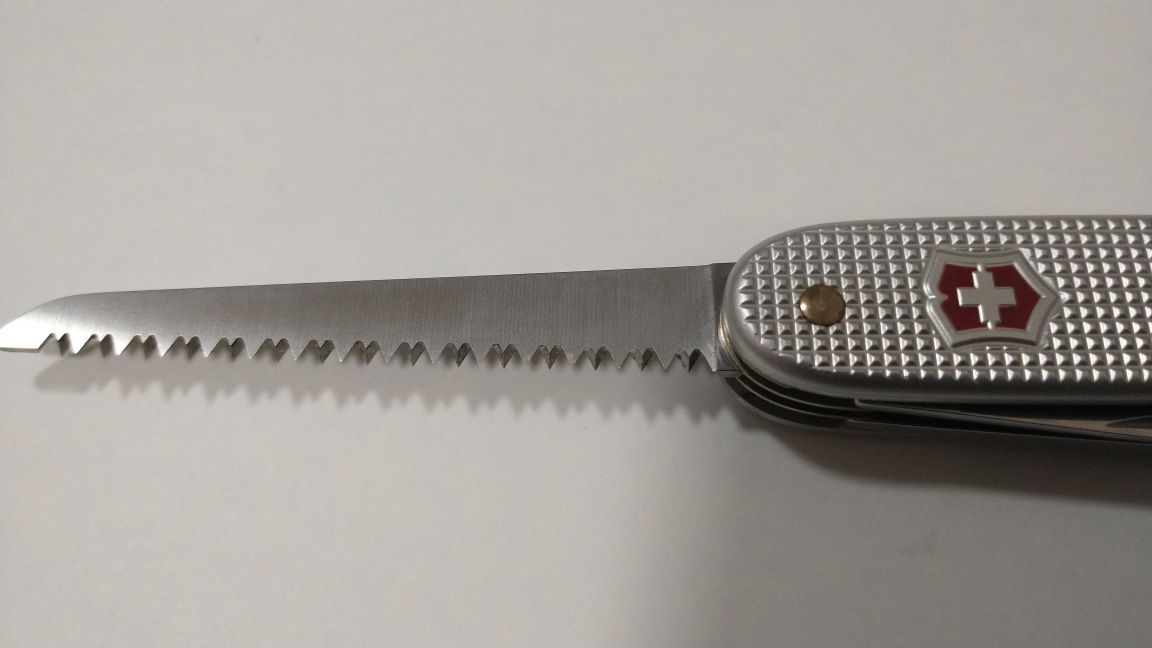 Кишеньковий ножик Victorinox Alox Harvester