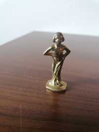 Miniaturowa mosiężna figurka kobiety