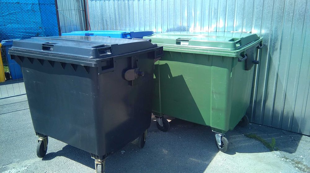 Używane pojemniki na odpady 1100l niemieckie kosze na śmieci