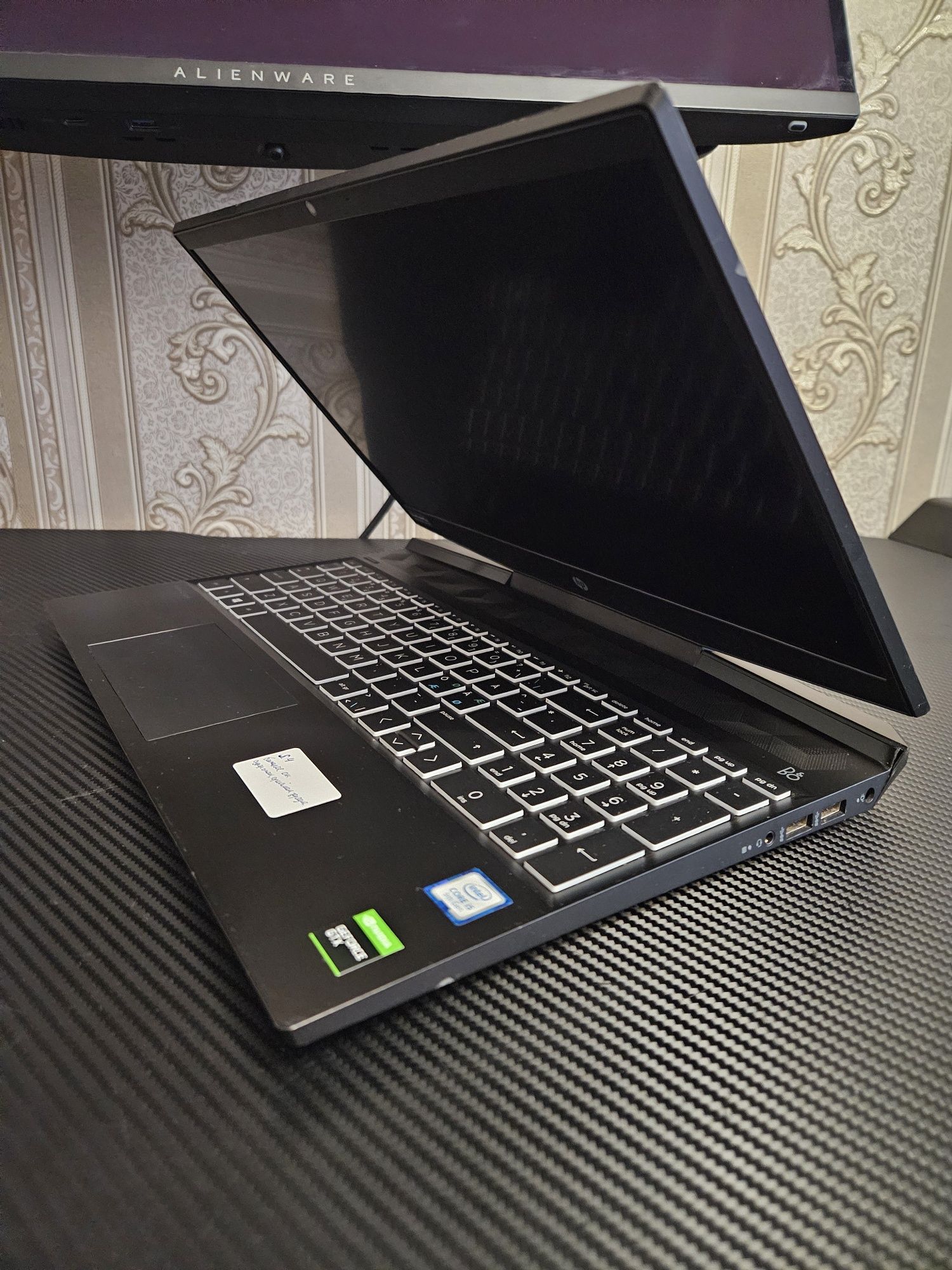 HP Omen 15.6 144hz | i5 9300h GTX 1650 4GB 8gb ddr4 512gb ssd | S.4