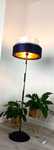 Lampa stojącą w trzech kolorach
