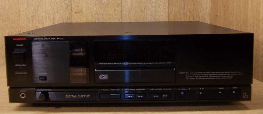 CD програвач Luxman D-103u