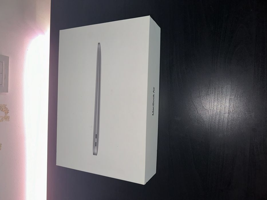MacBook air M1 8GB