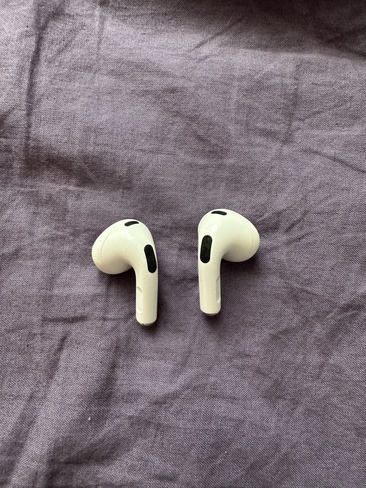 Apple AirPods (3rd generation)