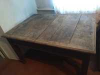Продам стіл дубовий під реставрацію, ціна договірна.