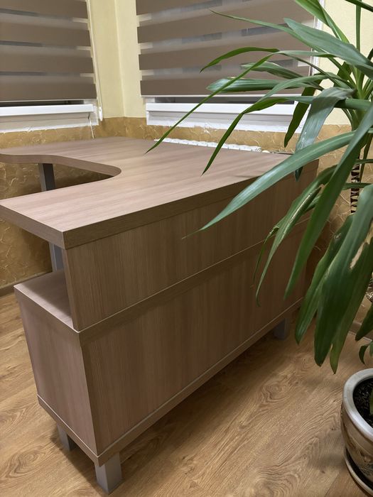 Компʼютерний/офісний стіл