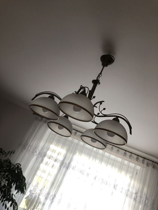 Żyrandol i Lampa nocna stojaca komplet salon