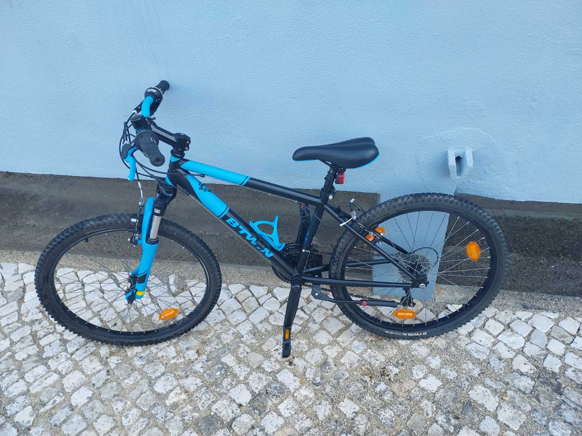 Bicicleta B'TWIN RockRider 500 como nova criança