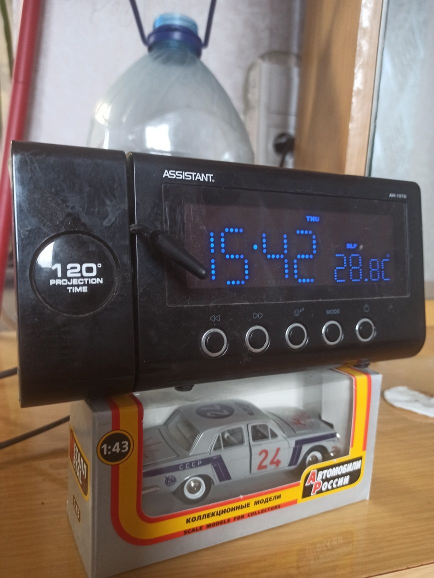 Assistant ah 1076 FM проектор и градусник