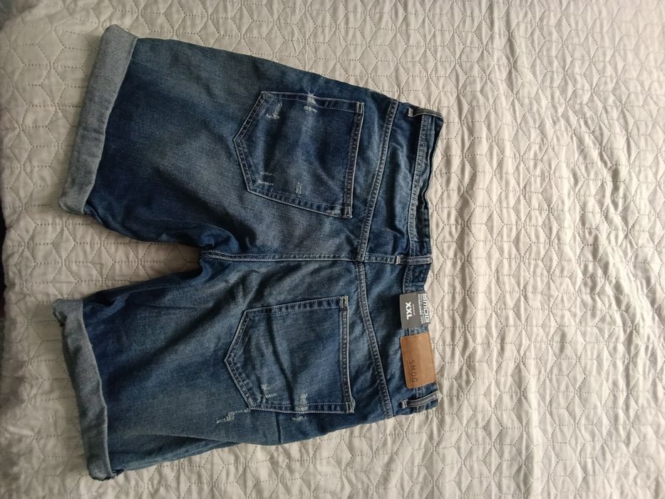 Продам чоловічі джинсові шорти