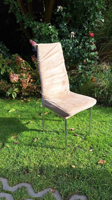 krzesła  plus  stół stan dobry