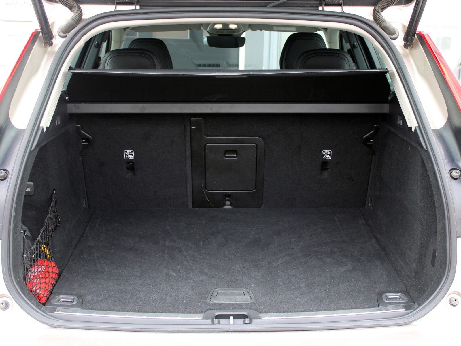 Volvo XC 60 Volvo XC60 2.0 190KM A8 Plus Dark Salon PL FV23% Serwis ASO