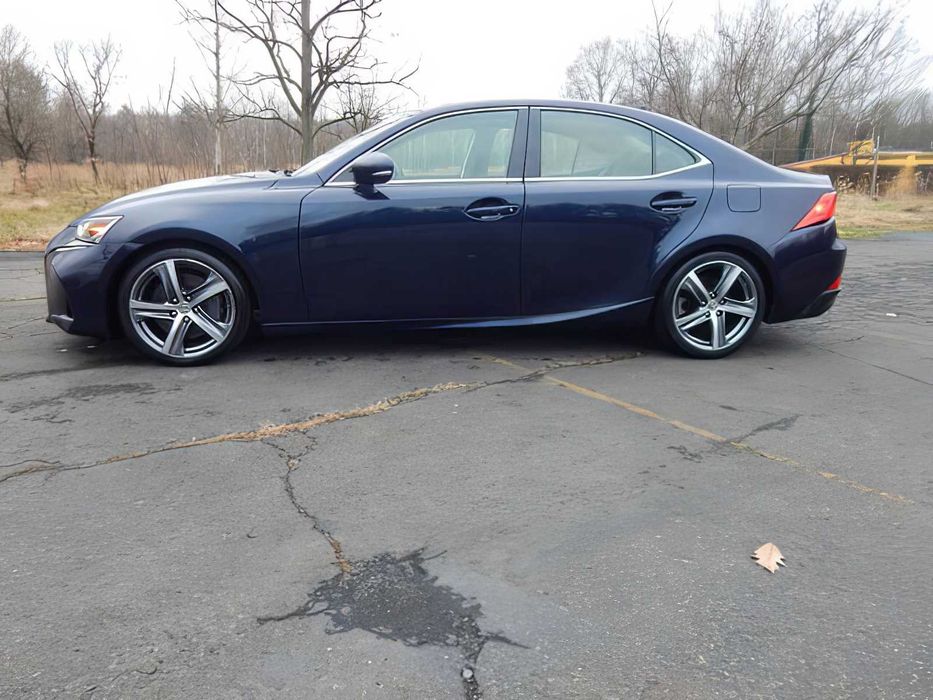 Lexus IS 300      2017