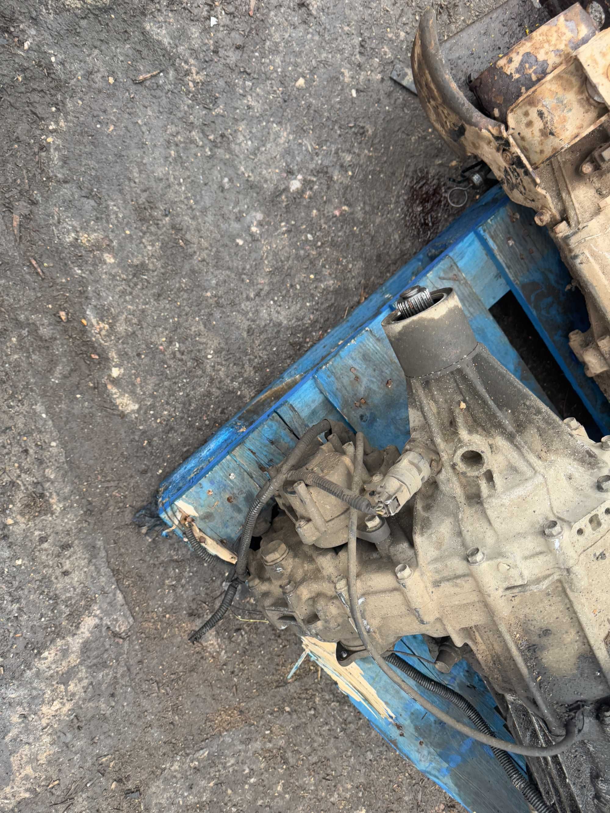 skrzynia biegów isuzu 2.5 td 09r. 4jk1e4 + reduktor