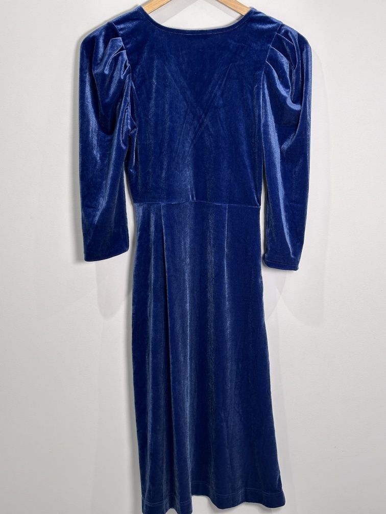 Welurowa niebieska sukienka XS