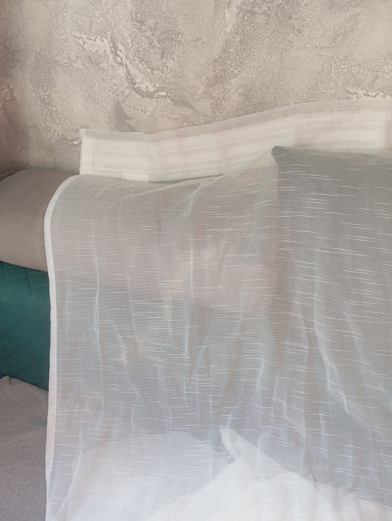 Dwie białe firany z IKEA