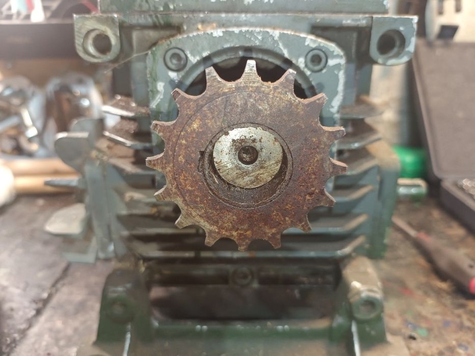 Продам редуктор 1ч80 1:20