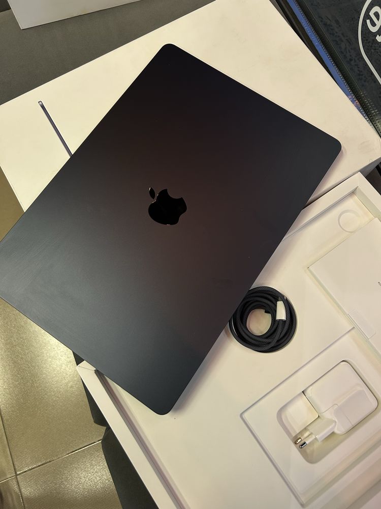 Apple MacBook Air 15" M2 8/512GB/8CPU/10GPU Midnight (MQKX3)
