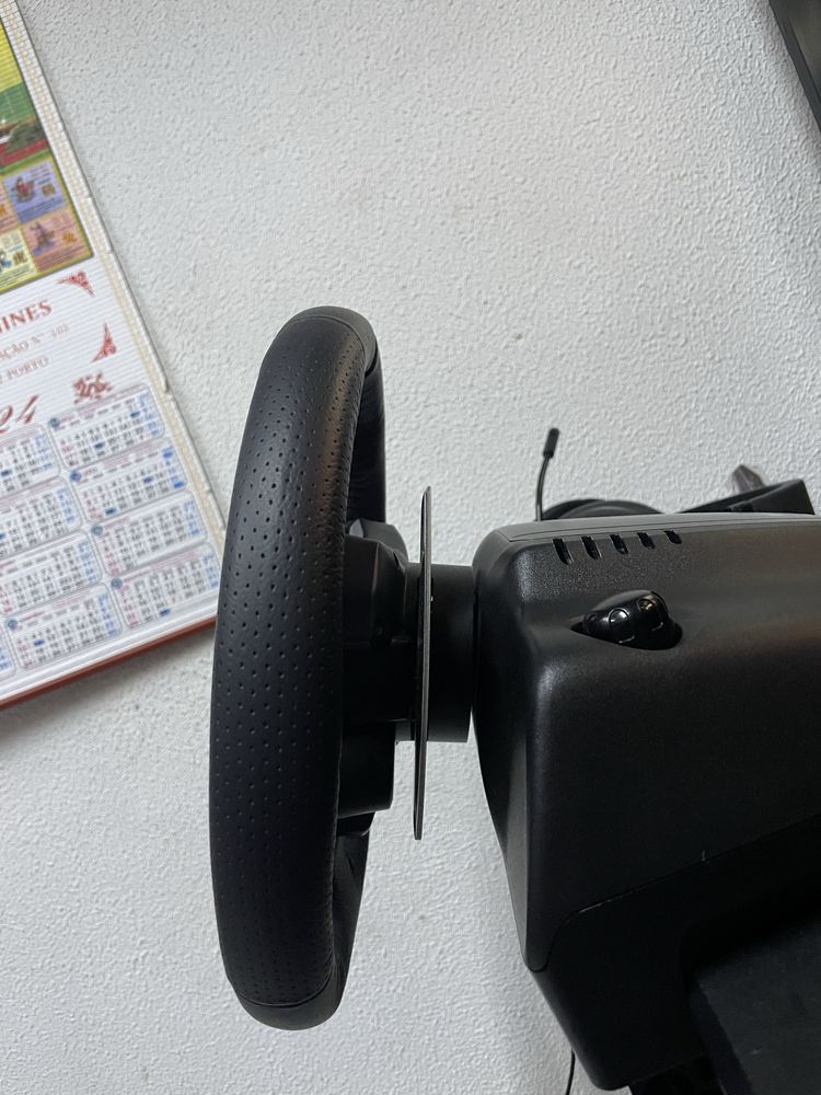 Volante e Pedais Logitech G29