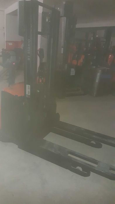 Paleciak elektryczny Toyota BT SWE 120 wozek
