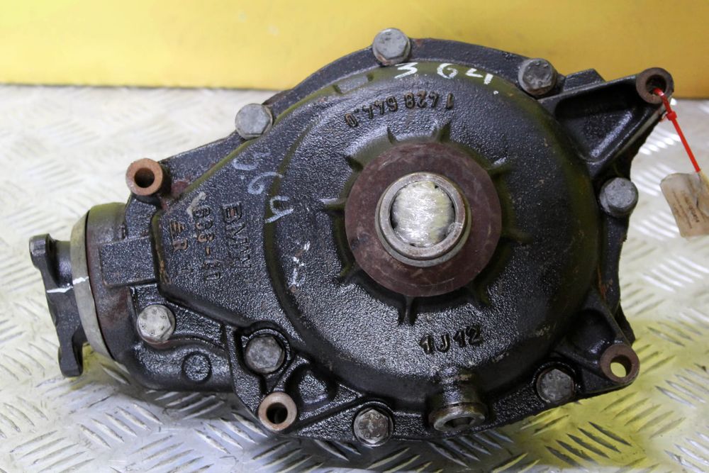 Передний редуктор BMW X5 E53 Редуктор переднього мосту БМВ Х5 Е53 Міст