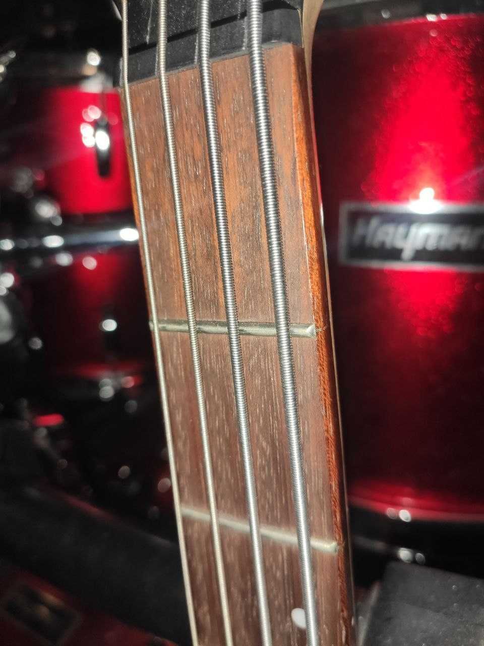 Бас гитара електро для шульги, CORT Action Plus - Left Handed (Black)