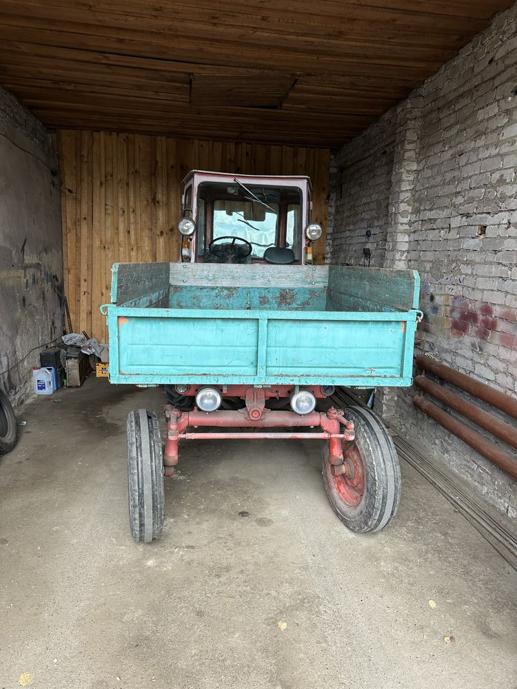 Продам Т-16 в дуже гарному стані з причіпом