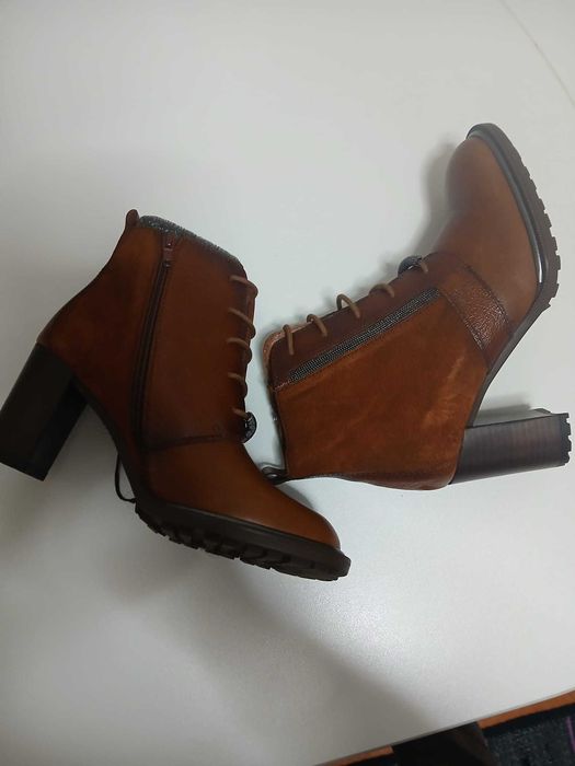 Botas novas nunca usadas