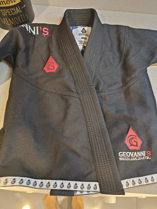 Kimonos usados  de vários tamanhos