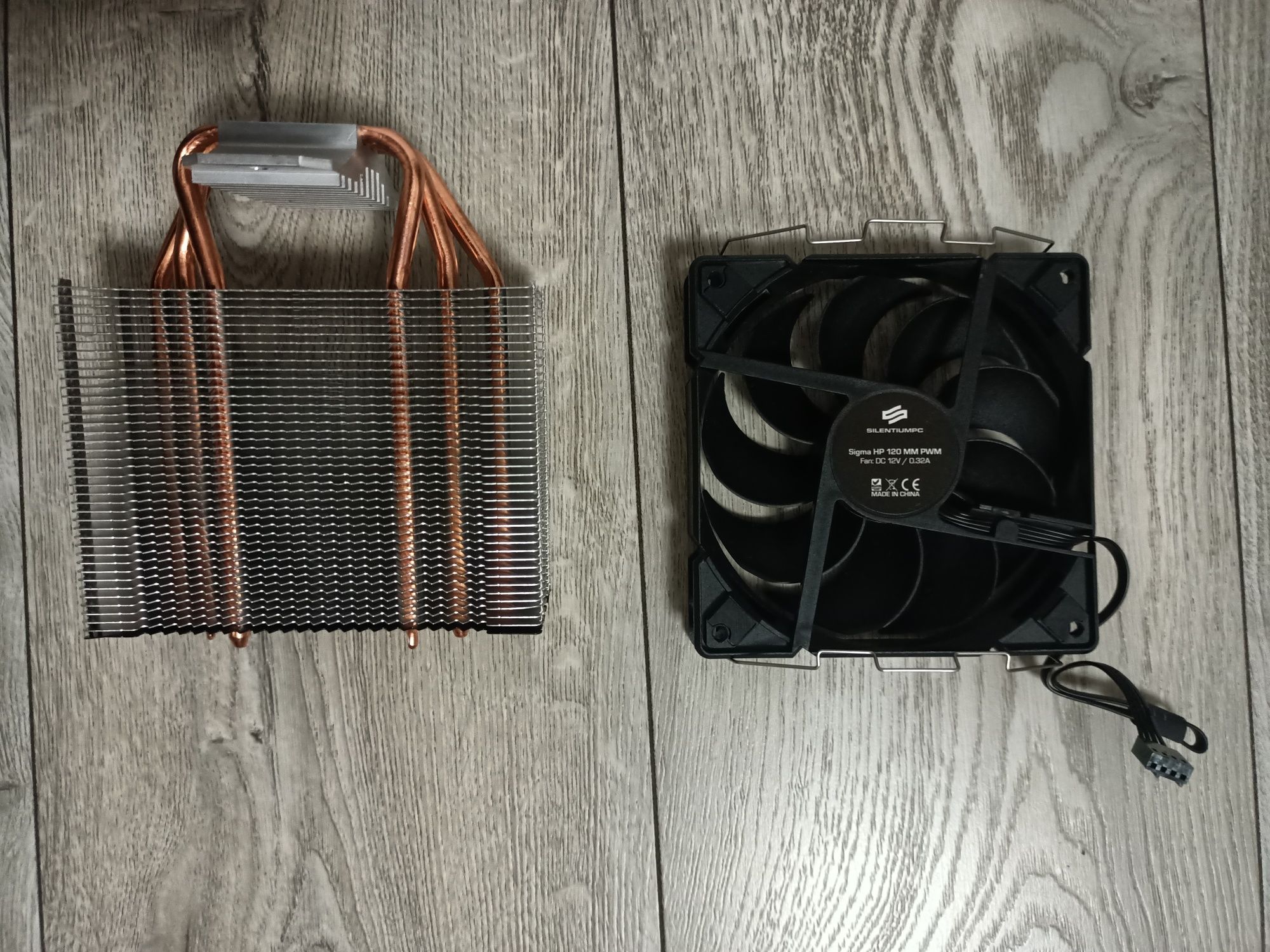 Radiator z Ciepłowodami Procesora z Wentylatorem