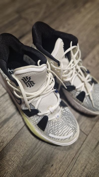 Кроссовки Nike Kyrie 7