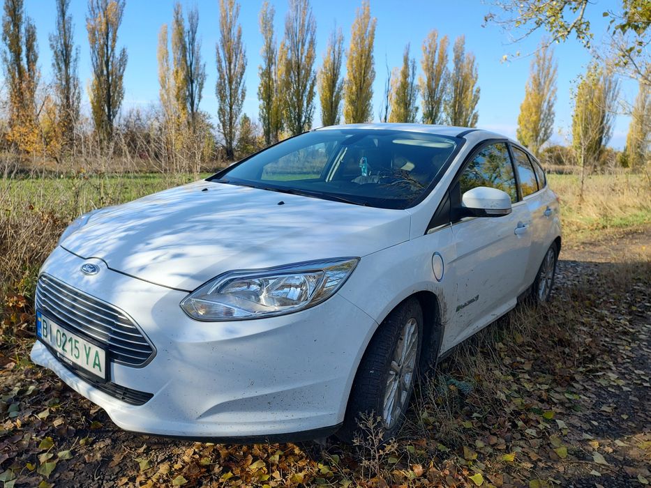 Продам своє авто Ford focus electric