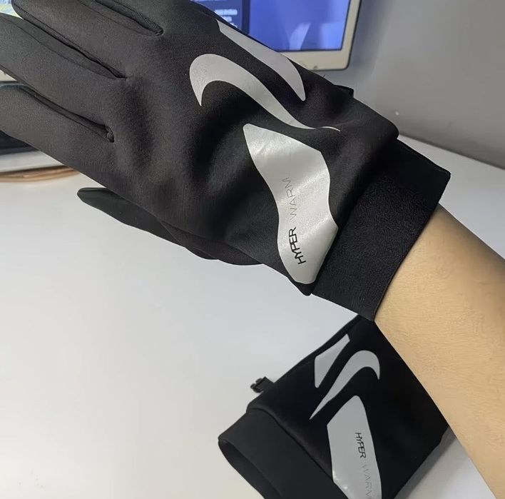 Спортивні рукавиці Nike