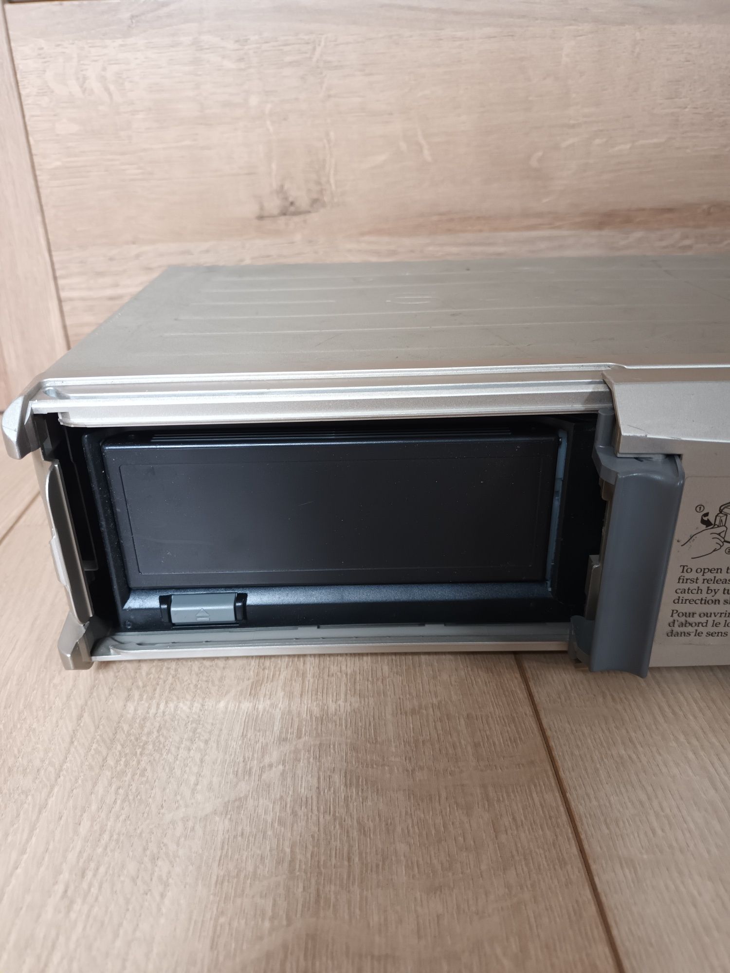 Zmieniarka płyt CD Sony CDX-51