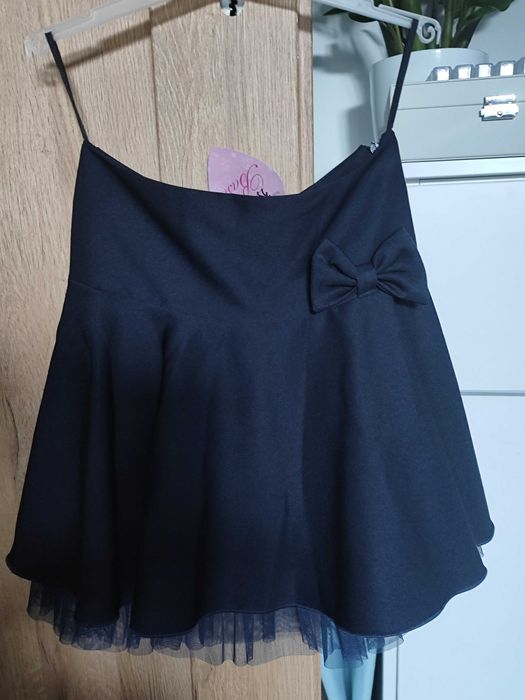 Nowa elegancka spódniczka rozm.146 cm