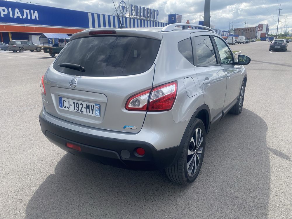 В продажі свіжопригнаний Nissan Qashqai