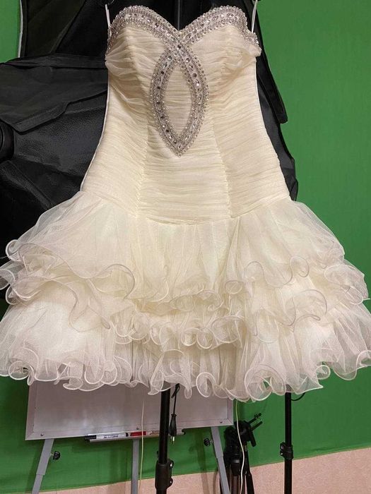 Платье нарядное вечернее, выпускное, свадебное продам аренда на прокат