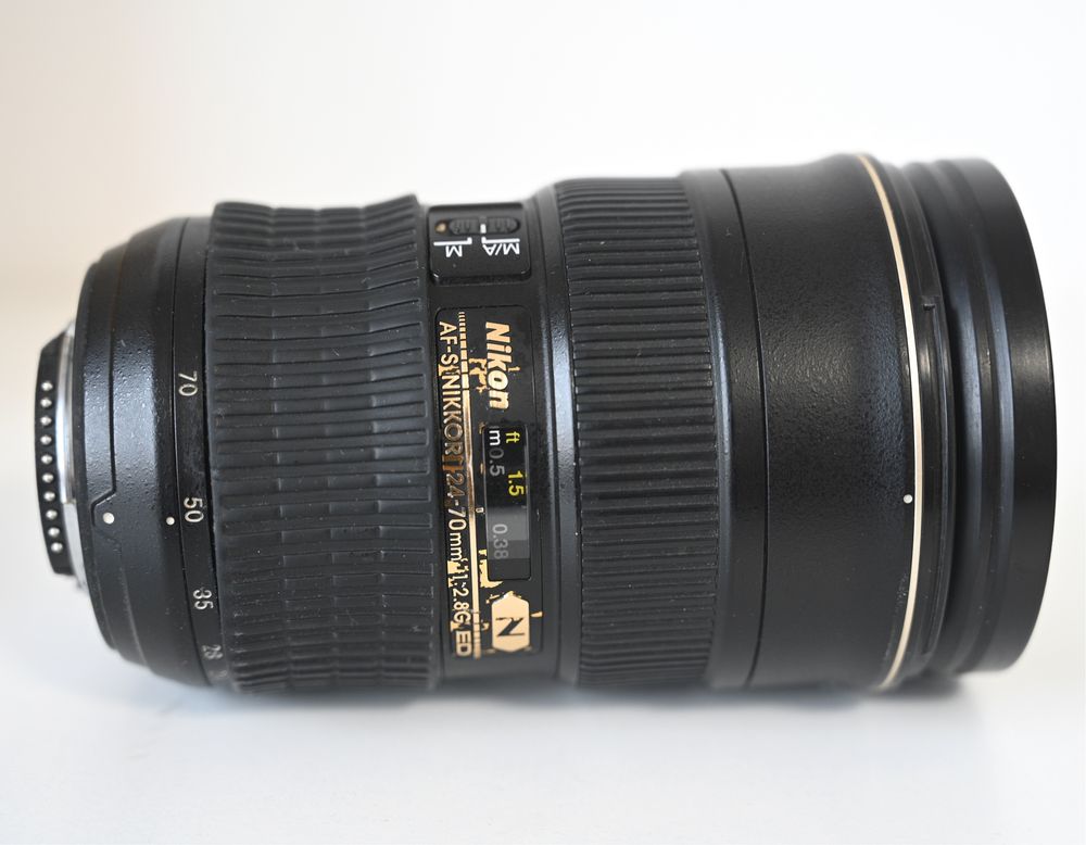 Об'єктив Nikon AF-S Nikkor 24-70mm f/2.8G ED