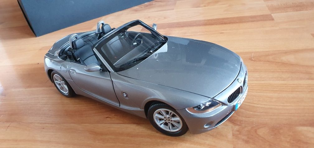 1:18 Kyosho BMW Z4