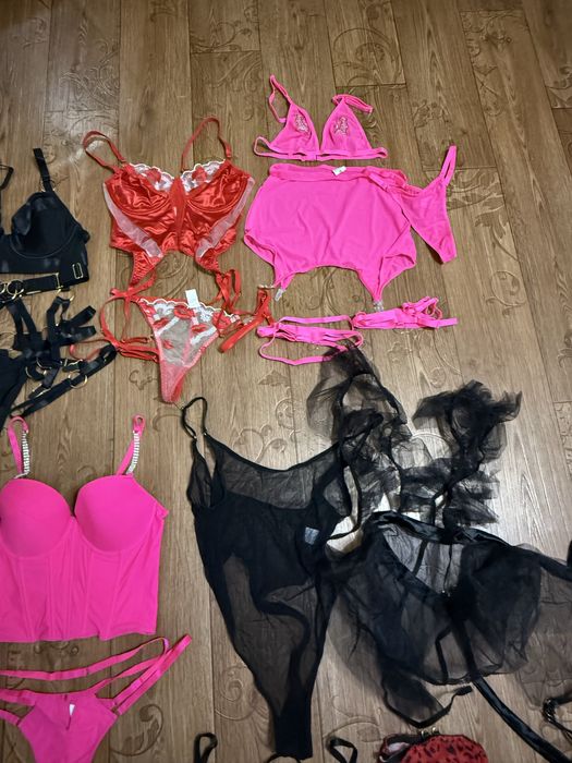 Еротична білизна боді латекс корсет труси панчохи пояс гартери белье