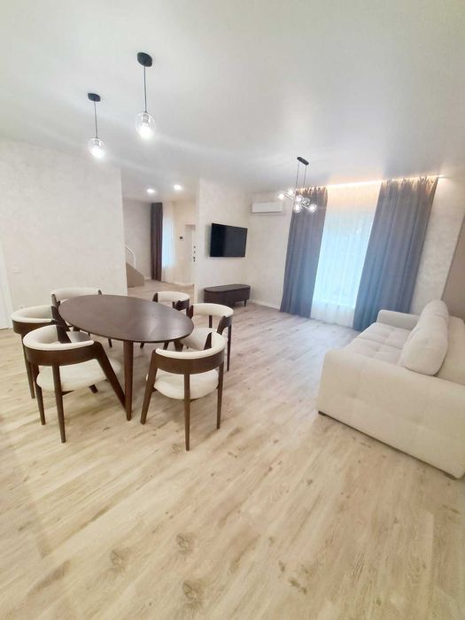 Здам в оренду новий 2-о поверховий таунхаус на Ковалівці. Викуп.