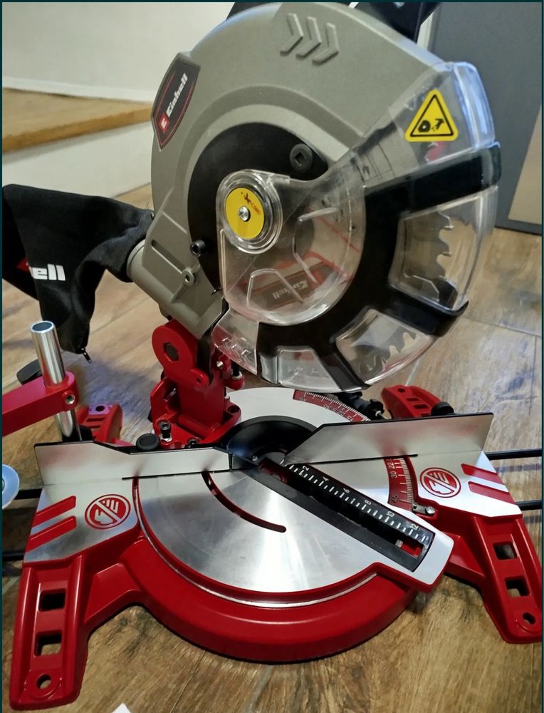 Пила торцювальна Einhell TC-MS 2112