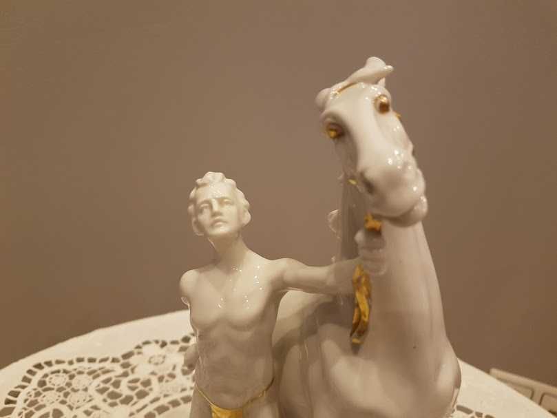 Figurka "Mężczyzna i koń", porcelana Carl Scheidig Gräfenthal.