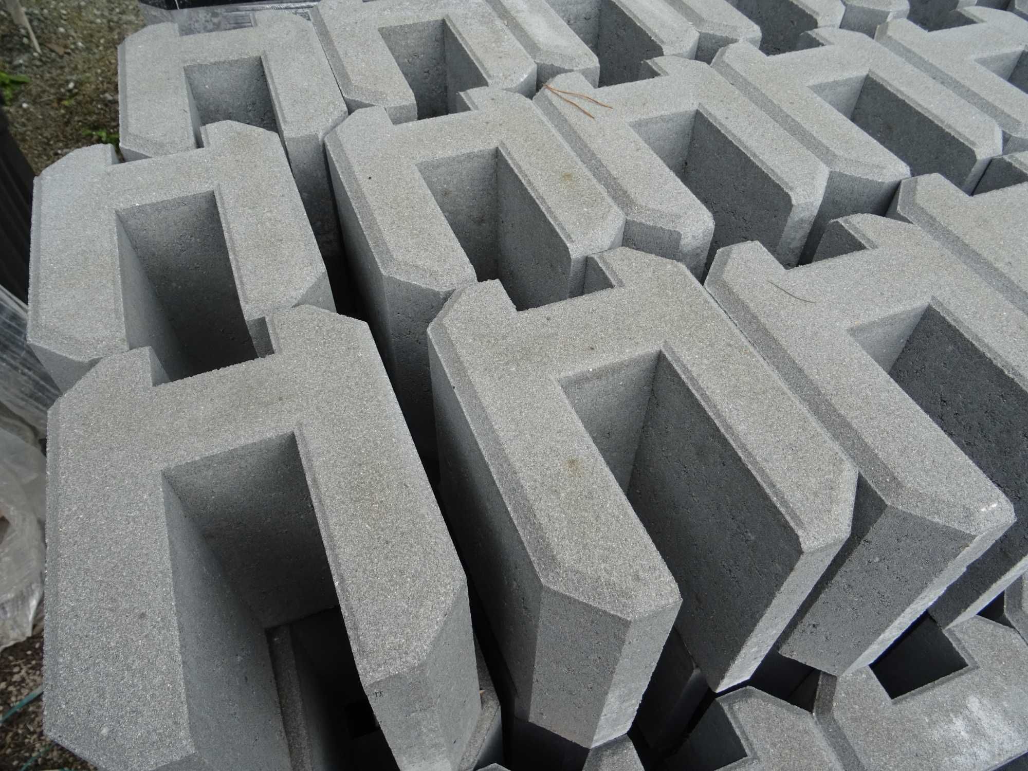 Słupek kątownik 45x45x4 ocynkowany, wys. 2,3m, GRATIS łącznik betonowy