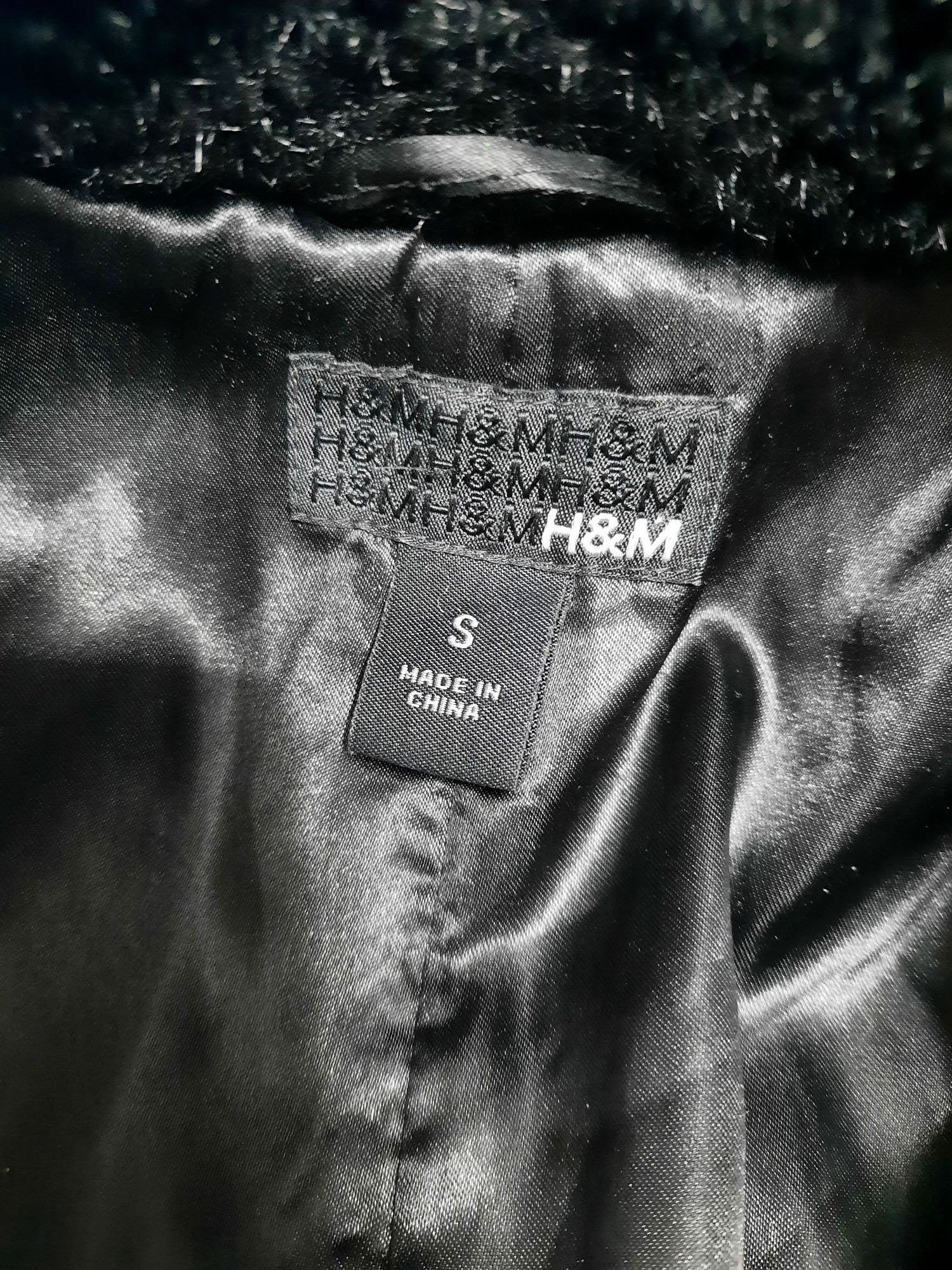 Чорна укорочена шуба H&M, кожушок