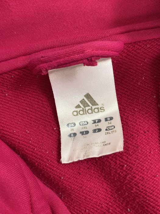 адідас в рожевому кольорі