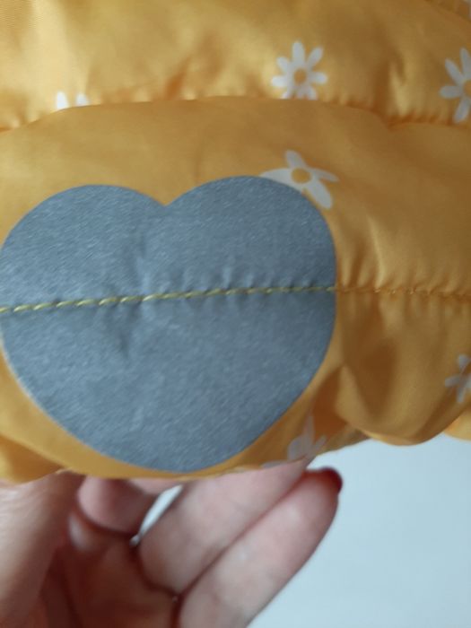 Kurtka pikowana "puchowka" 128 5.10.15  żółta kwiatki dziewczynka