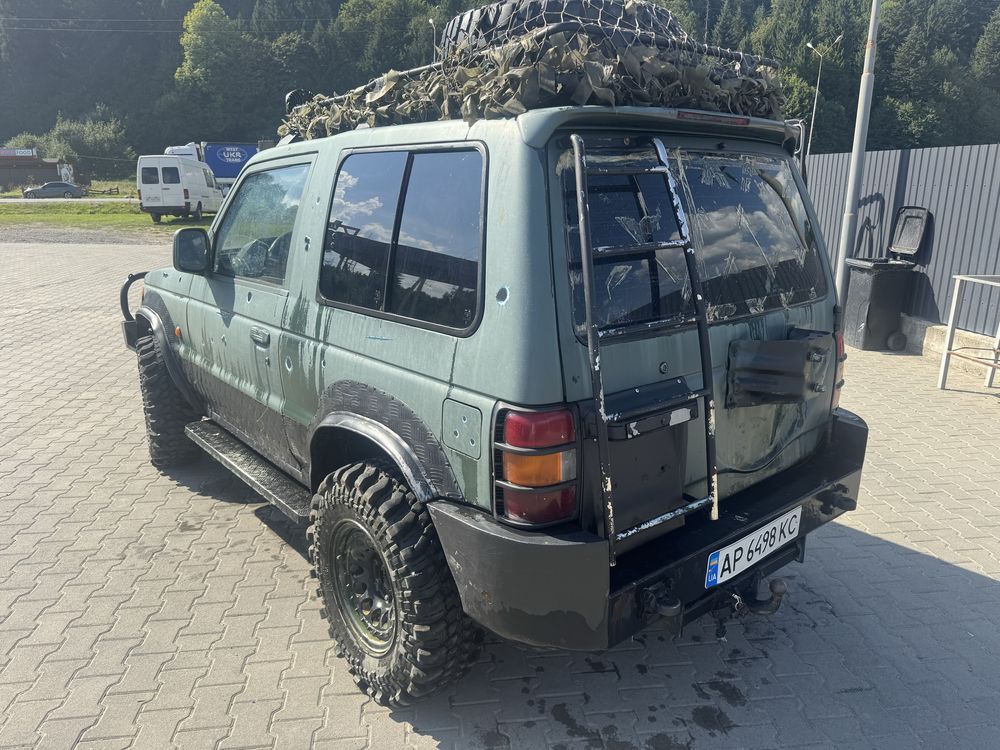 Mitsubishi Pajero 2