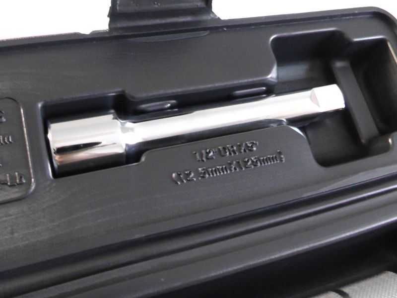 Klucz dynamometryczny 40-210 Nm w komplecie nasadki przedłużka etui